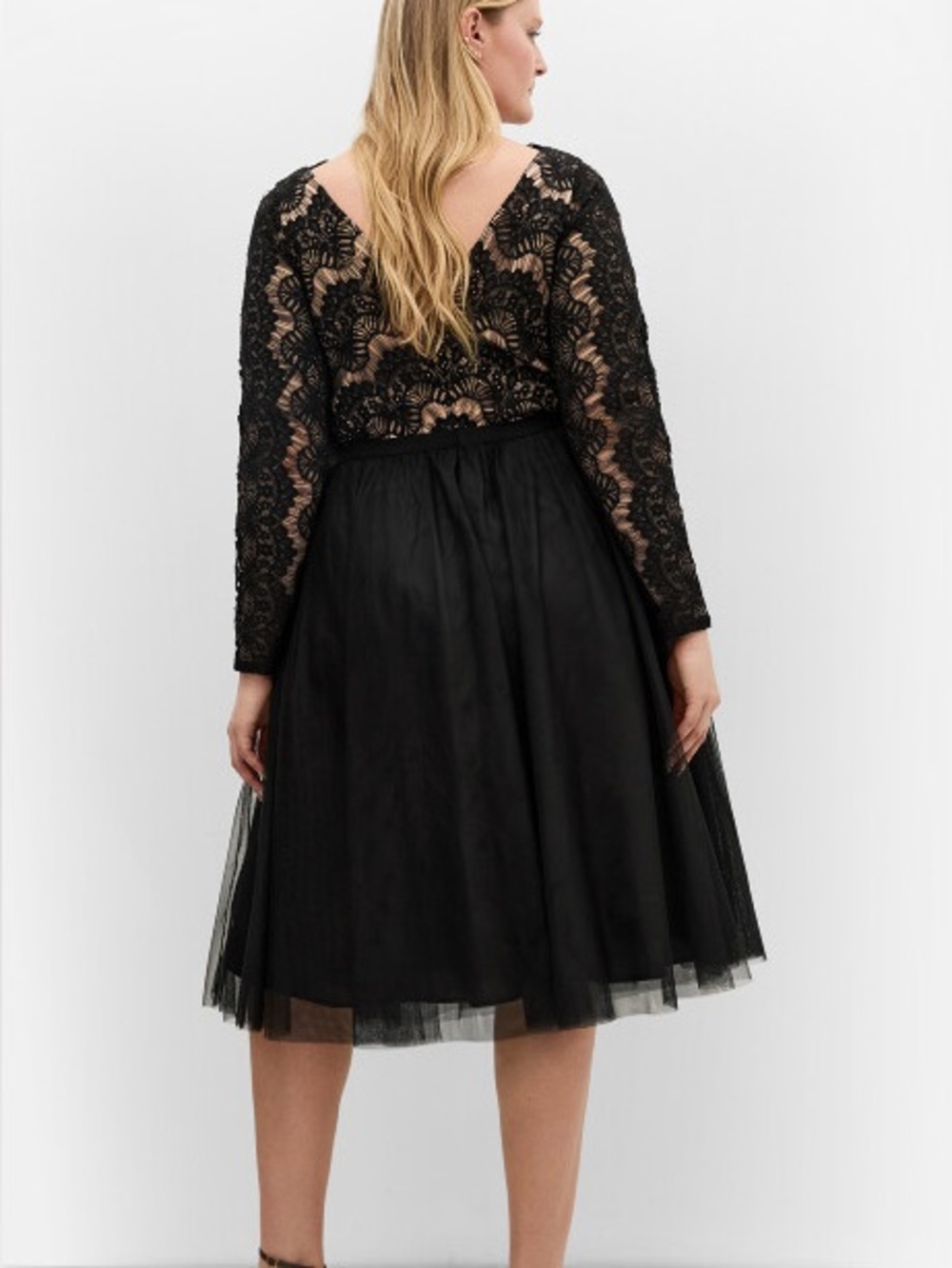 NWT City Chic Rare Beauty Black Lace Midi Dress Size 18 - Picture 2 of 9